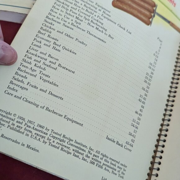 Set of 2 vintage cookbooks - Better Homes & Gardens pies & cakes and Grilling - Picture 5 of 6